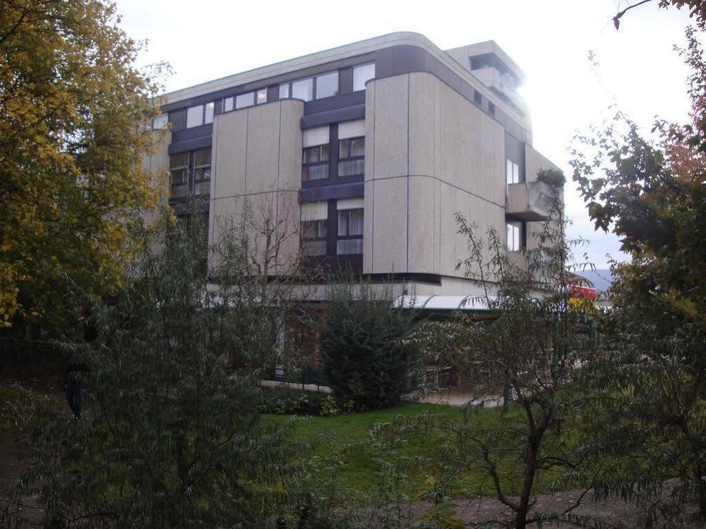 Hotel Du Grand-Pre Marly-le-Grand Exterior photo