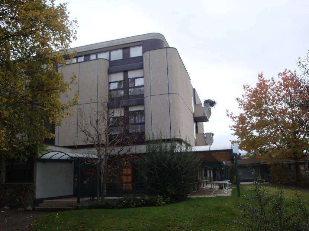Hotel Du Grand-Pre Marly-le-Grand Exterior photo